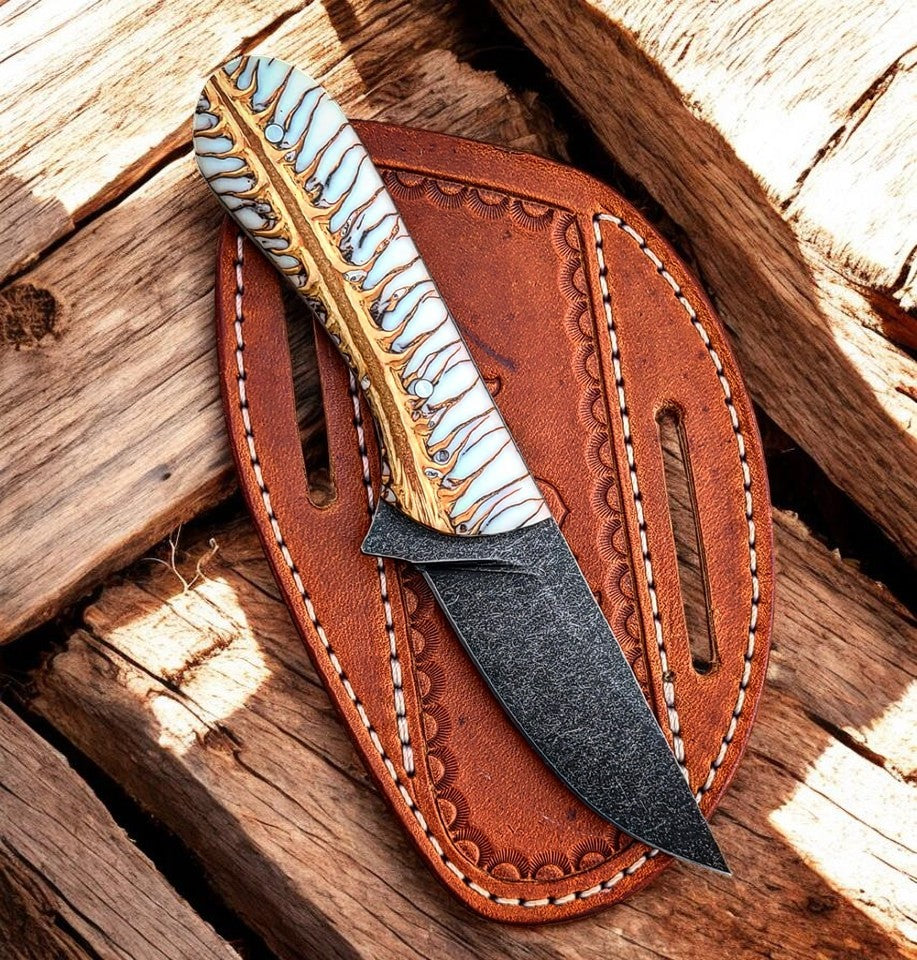 Best Cowboy Knife with white pine cone handle
