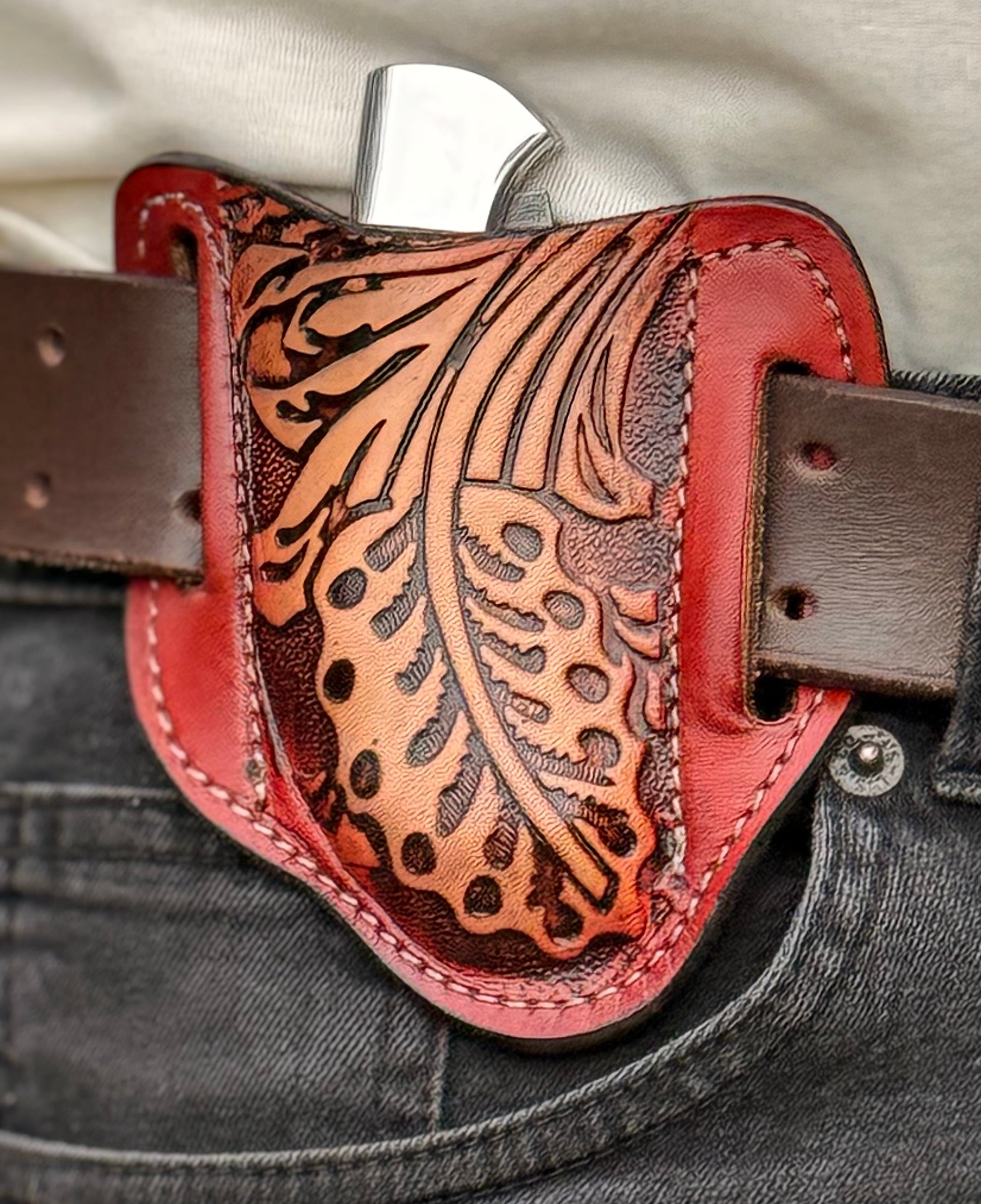 Cross draw sheath for pocket knife